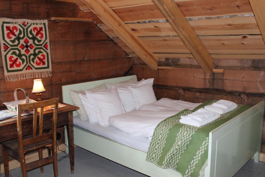 Farm stay Flatheim Viksdalen