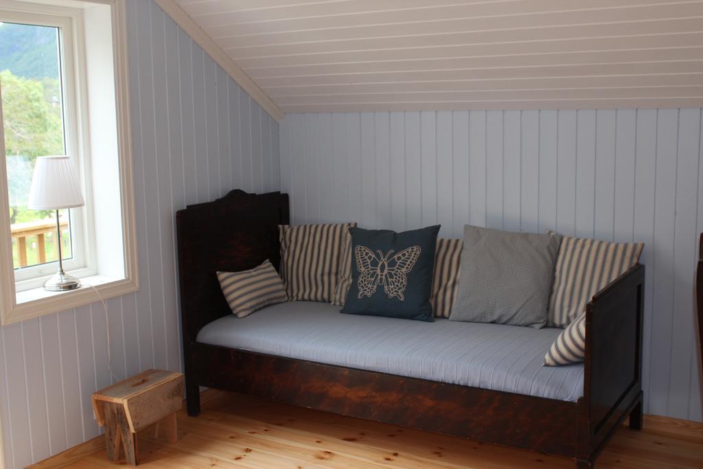 Farm stay Flatheim Viksdalen
